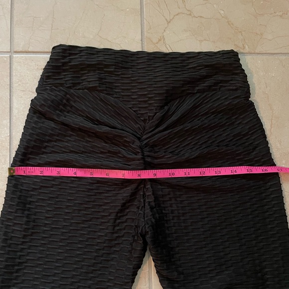 Black Textured Leggings with Scrunch Butt - Picture 8 of 10